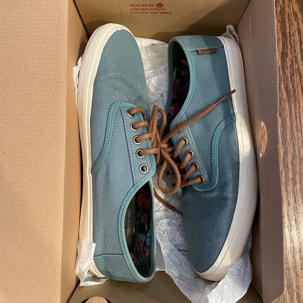 Men’s Lagoon Vans sz 9